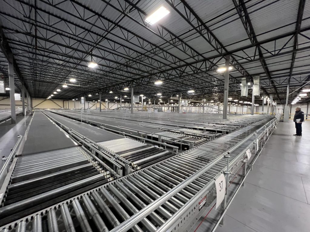 5 Essential Factors to Consider When Selecting a Material Handling Supplier